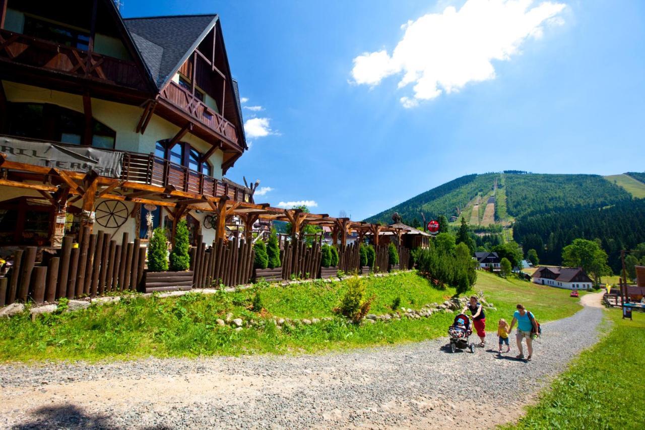 Penzion Rotunda Harrachov Esterno foto